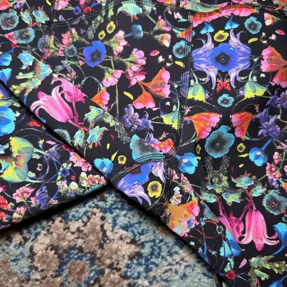 Lululemon tight - Picture 2 of 5